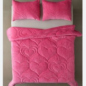 Urban Outfitters Velvet Heart Puff Velour Duvet